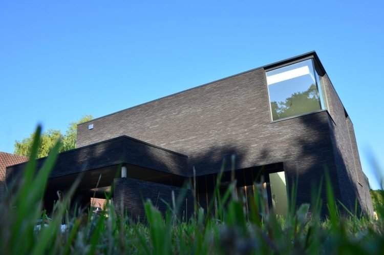 Moder-zwart-nieuwbouw-lembeke-front